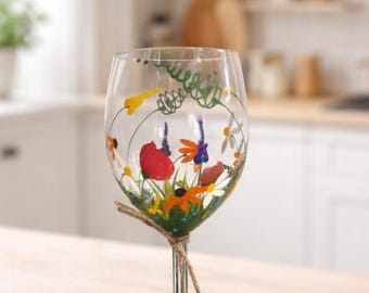 Floral Hand Painted Wine Glass, Gift for Mom, Wildflowers Wine Glass, Bridesmaid Gift, Gift from Daughter, Bridal Shower Table Decor,