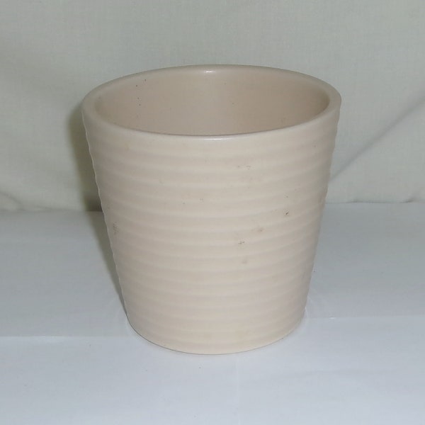 Clay Planter Pot Drainage Hole Beige Color Ribbed Texture 4 x 4 Planter plants