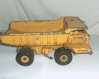 ERTL USA 12" Long International Pay Hauler Yellow Dump Truck - Lever Movement