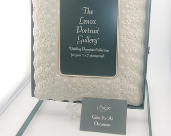 Vintage Lenox USA Photo Frame 5x7 Wedding Promises Ivory Gold Occasions in Box
