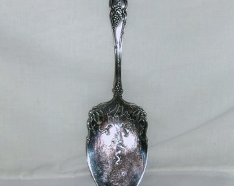 1647 Rogers Brothers XS Triple Metal Cake Pastry Serving Utensil Flatware Grapevine Design  Kitchen Dining