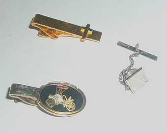 Vintage Mens Tie Bar Clip gold-tone with cross Enameled Metal Antique Car and tie tack Jewelry
