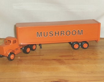 Diecast Cars Winross NY USA Mushroom Toy Truck Tractor Cab and Trailer - Missing back door