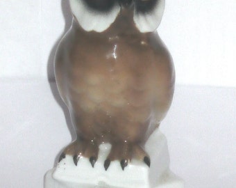 Wise Owl Golden Crown E&R 55221B W Germany Perched on Books Porcelain Ceramic Bird Animal Figurine Gold Eyes