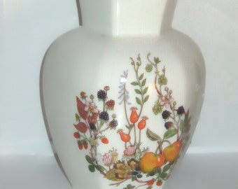 Bud Vase Aynsley England Bone China Ceramic Octagon  Home Decor White with Raspberries and Tomatoes