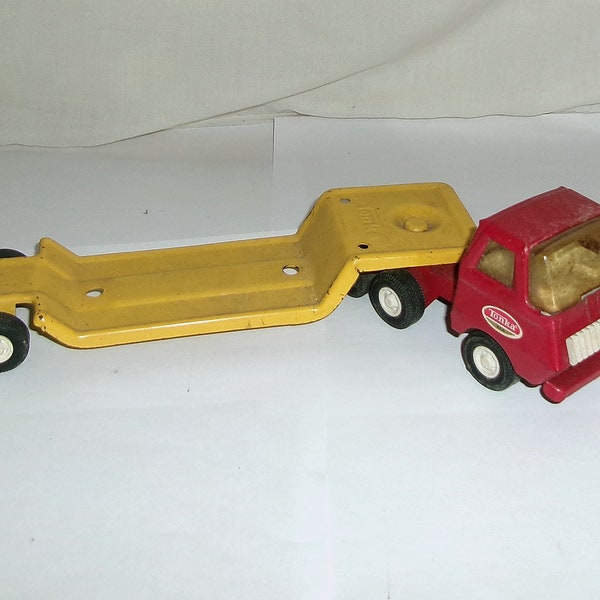 Diecast toy cars Metal Tonka Toy Tractor Truck Cab and Lowboy Trailer Red Yellow 5501C