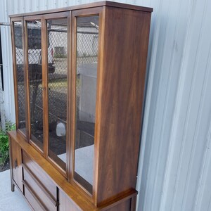 Aparador moderno de mediados de siglo con gabinete de China | Etsy