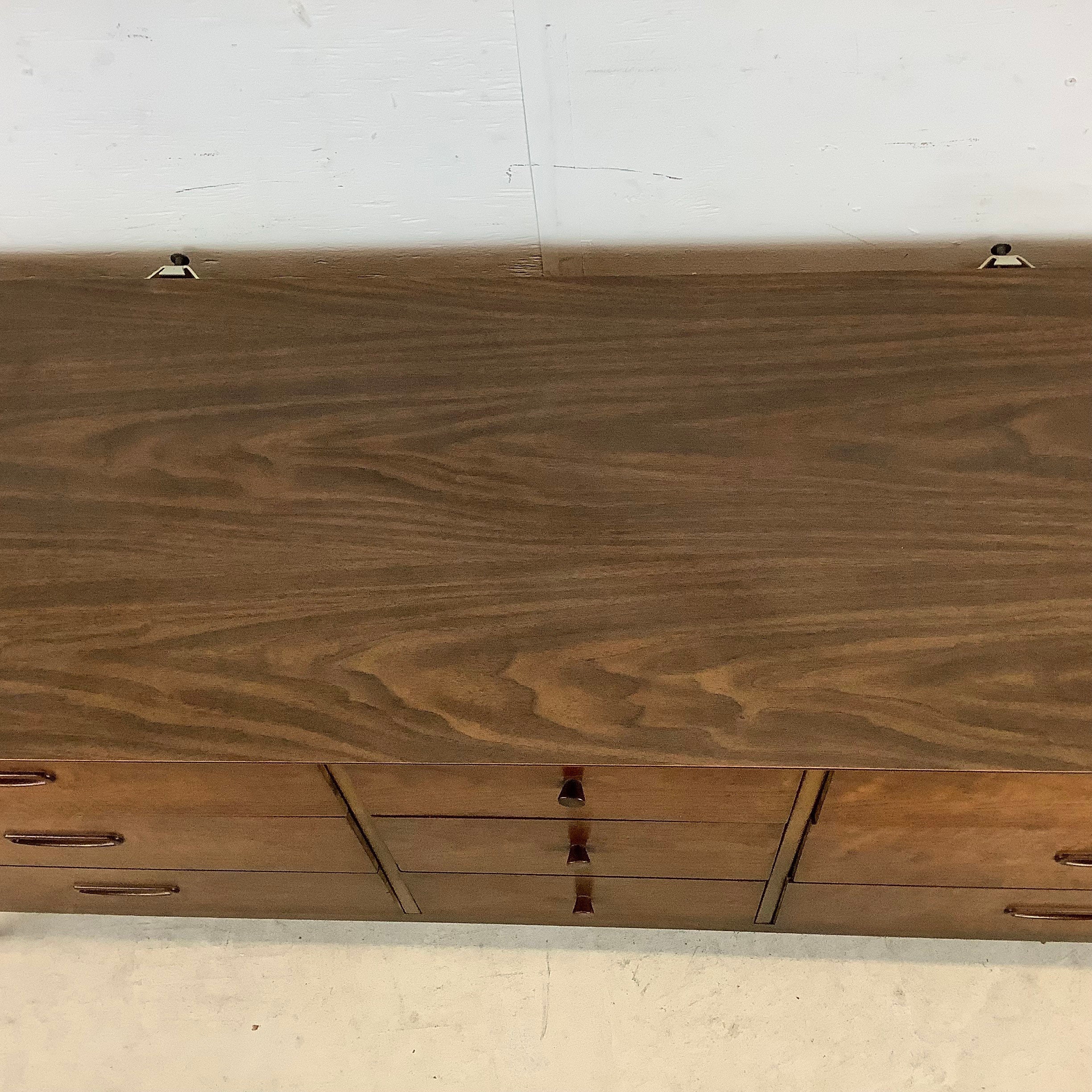 Vintage lane 2024 dresser with mirror