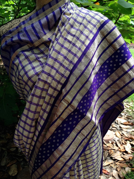 Free Shipping !! Vintage Silk Purple & Gold Sari,… - image 3