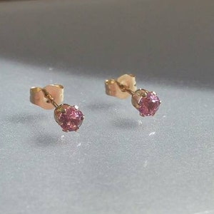 Pink Sapphire Stud Earrings Yellow Gold 14kt