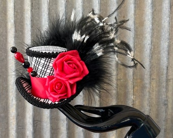 Mini chapeau haut de forme micro, mini haut-de-forme fleur rouge, chapeau noir et blanc, chapeau Kentucky Derby, Alice au pays des merveilles, chapeau d'anniversaire, chapeau Mad Tea Party
