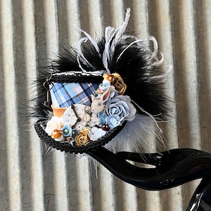 Weißes Kaninchen Diorama Hut, Alice im Wunderland, verrückter Hutmacher, Teeparty Hut, verrückter Teeparty Hut, magischer Hut, Miniaturhut