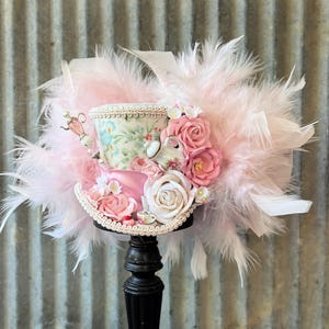 Hoge minihoed, hoed Rose Tea Cup, Pink Tea Pot Wonderland, Mad Hatter Hat, Mad Hatter Tea Party, roze rozen theehoed, klein