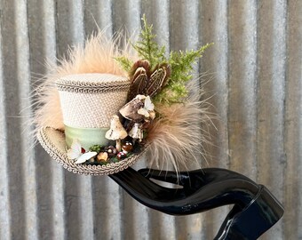 Micro Mini Top Hat, Alice in Wonderland hat, Mushroom mini hat, Mad hatter Hat, Tea party mini top hat, Bridal hat, Mad Tea Party, tea hat