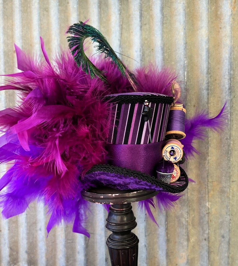 Mini chapeau haut de forme, chapeau à coudre, chapeau de fête de thé Steampunk violet, Alice au pays des merveilles, chapeau du chapelier fou, chapeau de couturière, chapeau de tailleur, soirée de thé folle, petit image 3
