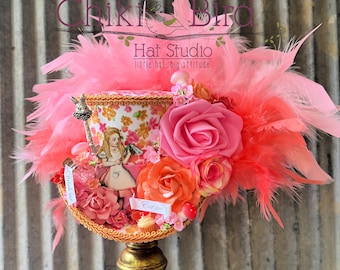 Mini Top Hat, Onderland Alice Diorama Tea Hat, Mad Hatter Hat, Mad Tea Party, STeampunk Alice Hat, Wonderland Medium Mini, Diorama Alice hat
