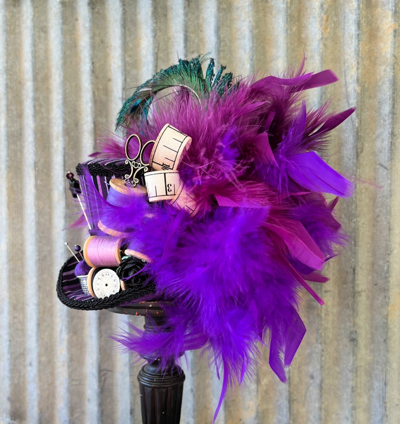 Mini chapeau haut de forme, chapeau à coudre, chapeau de fête de thé Steampunk violet, Alice au pays des merveilles, chapeau du chapelier fou, chapeau de couturière, chapeau de tailleur, soirée de thé folle, petit image 4