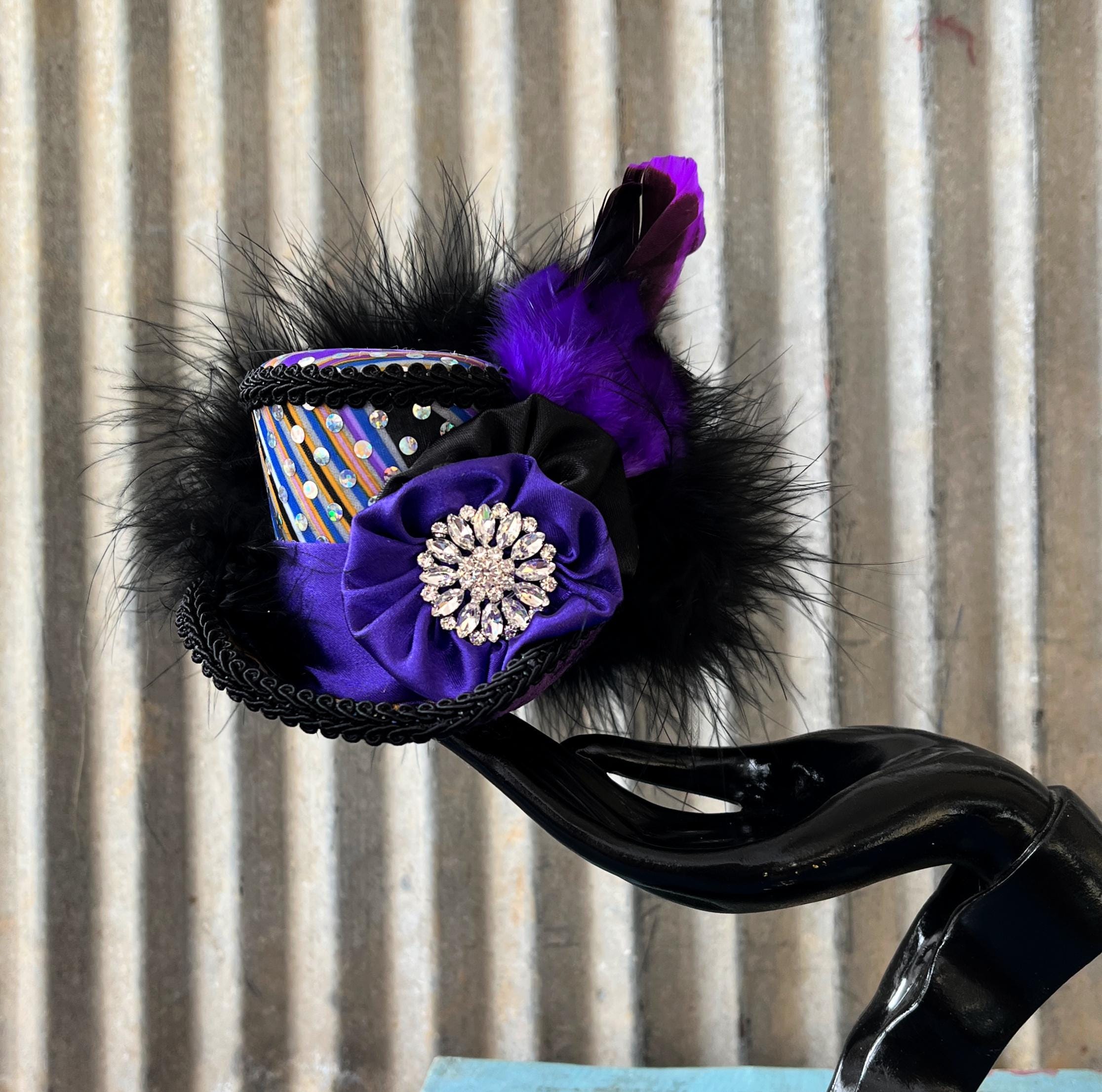 ❤️WHITTALL & SHON KENTUCKY DERBY Feathers Sequins Beaded Hat kentucky derby hat fascinator gray satin with netting and  main image 4