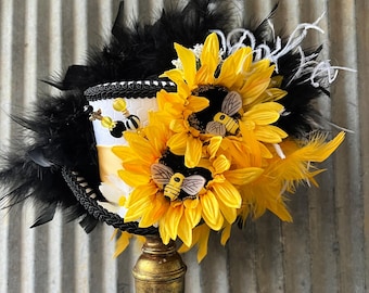 Mini Top Hat, Sunflower Bumble Bee Mini Top Hat, Bee hat, Alice in Wonderland, Kentucky derby ,Mad Hatter Hat, Mad Tea,medium mini