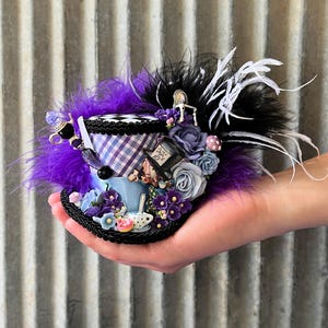 Micro Mini Top Hat, Mad Hatter diorama Hat, Mad hatter mini top hat, Tea party, Mad Tea Party, alice in wonderland, White Rabbit mini hat