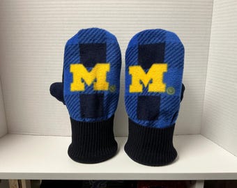 Michigan wolverines mittens