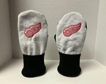 Detroit Red Wings adult mittens