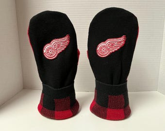 Detroit Red Wings adult mittens