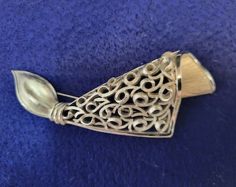 Very Nice Trifari Silver Tone Brooch