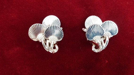 Vintage Silver Tone Fan Shaped Clip Earrings. - image 1