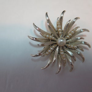 Lisner Silver Tone and Faux Pearl Flower Brooch