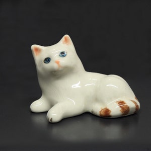 Miniature Animals Ceramic White Sitting Kitten Cat Ceramic Hand painted