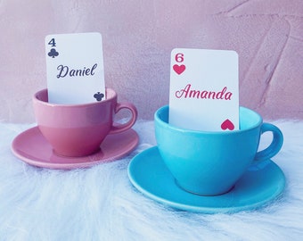 Cartes à jouer avec nom de lieu personnalisées avec des invités pour une fête de mariage casino