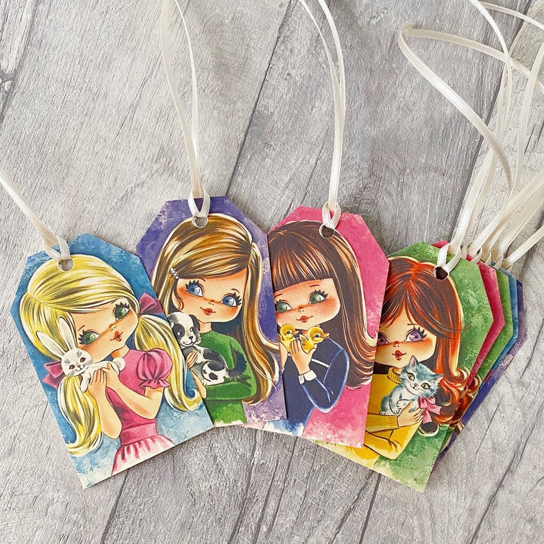 Retro 70s Gift Tags: Girls with Pets, Set of 8 bild 1