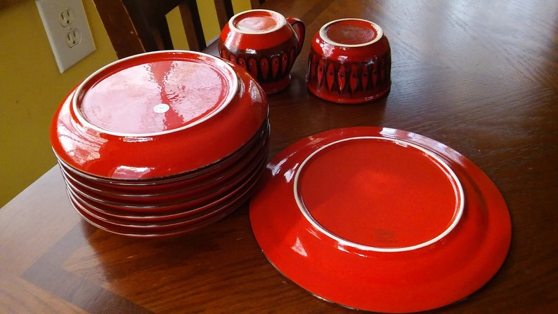 Thomas Rosenthal Germany Scandic Flame Flammfest Plates and Souffle Ramekin Creamer Pitcher