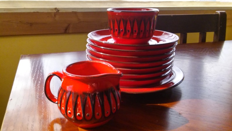 Thomas Rosenthal Germany Scandic Flame Flammfest Plates and Souffle Ramekin Creamer Pitcher