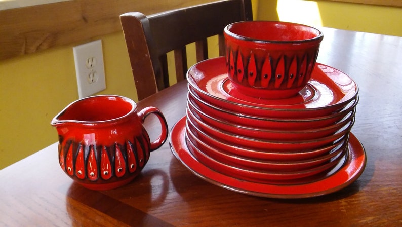 Thomas Rosenthal Germany Scandic Flame Flammfest Plates and Souffle Ramekin Creamer Pitcher