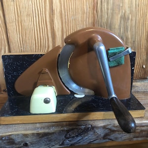 Mała zabytkowa ręczna krajalnica do chleba / Brocante & Vintage / w dobrym stanie!