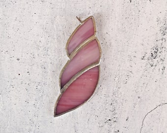 Roze zeeschelpen hanger handgemaakt met glas-in-lood groot medaillon voor vrouw cadeau zeeliefhebbers verklaring hanger voor natuurliefhebbers roze verslaafd