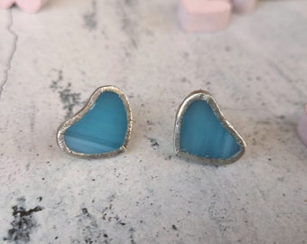 Light blue heart stud earrings in stained glass and sterling silver for women, romantic pastel color glass, soft color jewelry for spring