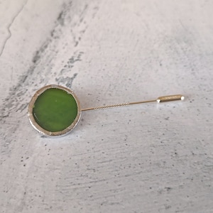 Green sterling silver men&#39;s lapel pin, round boutonniere for suit, handmade men&#39;s jewelry, Wedding Lapel Pin, Groom and Best Man Lapel Pin