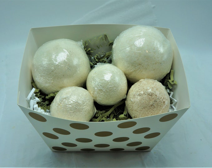 Gift basket includes 5 Goat Milk Epsom Salts bath fizzies-2 large weighing 5.5oz or more -3 small weighing approx 1.5 oz