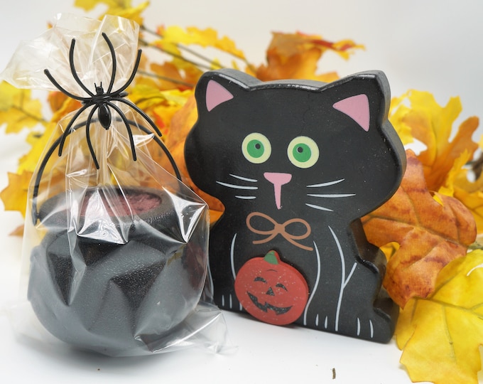 Goat Milk & Epsom Salt Cauldron Bath Fizzy - comes with Spider Ring- soft skin - smells great - throw the cauldron in the bath Halloween fun