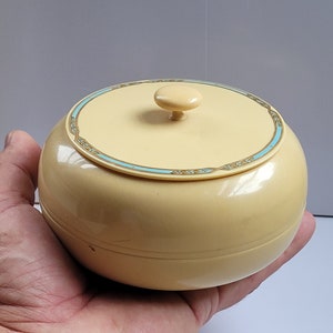 Vintage 1950's plastic carved Cosmetic trinket powder box Decor Display