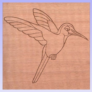 Puede incluir: Un dibujo de línea de un colibrí en vuelo, con las alas extendidas y el pico apuntando hacia adelante. El colibrí está representado en un estilo simple y minimalista, sin sombreado ni color.