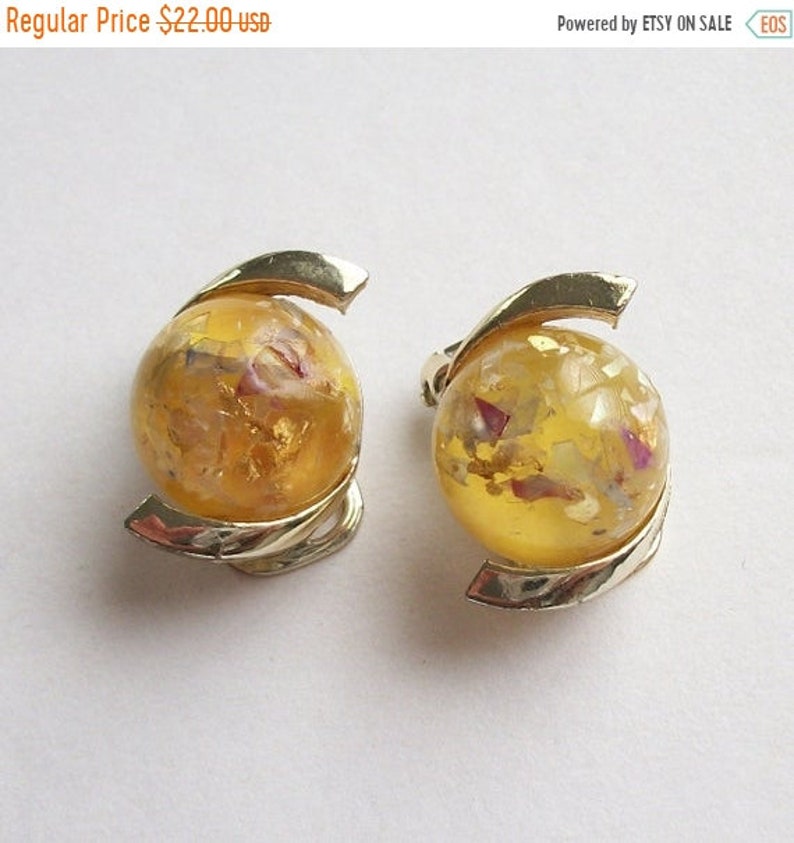 SUMMER SALE Beautiful Gold Toned Earring Set Yellow Confetti Earrings Gold Clip On Earrings Clip Back Earrings