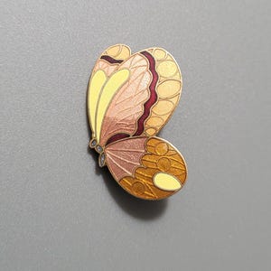 Pretty Vintage Unsigned Colorful Butterfly Pin Butterfly Pin Detailed Pin Vintage Aged Gold Toned Pin Vintage Brooch Vintage Jewelry