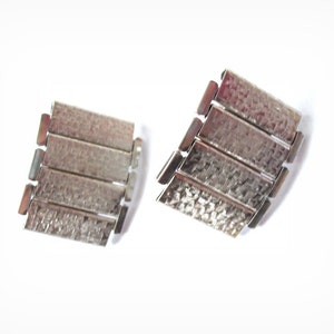 Vintage Silver Tone Unique Simple Metal Watch Strap Design Geometric UnMarked Unsigned Clip On Vintage Earrings Jewelry Set