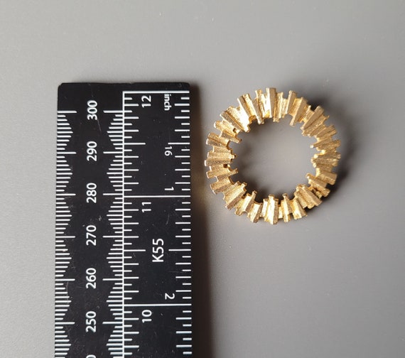 Vintage Pin Vintage Circle Brooch Small Gold Colo… - image 3