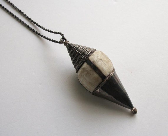 Amazing Super Rare KENNETH Jay LANE Statement Nec… - image 6