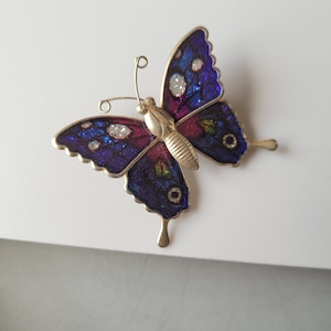 Lovely Vintage Unsigned Colorful Butterfly Pin Butterfly Pin Detailed Pin Vintage Gold Toned Pin Vintage Brooch Vintage Jewelry